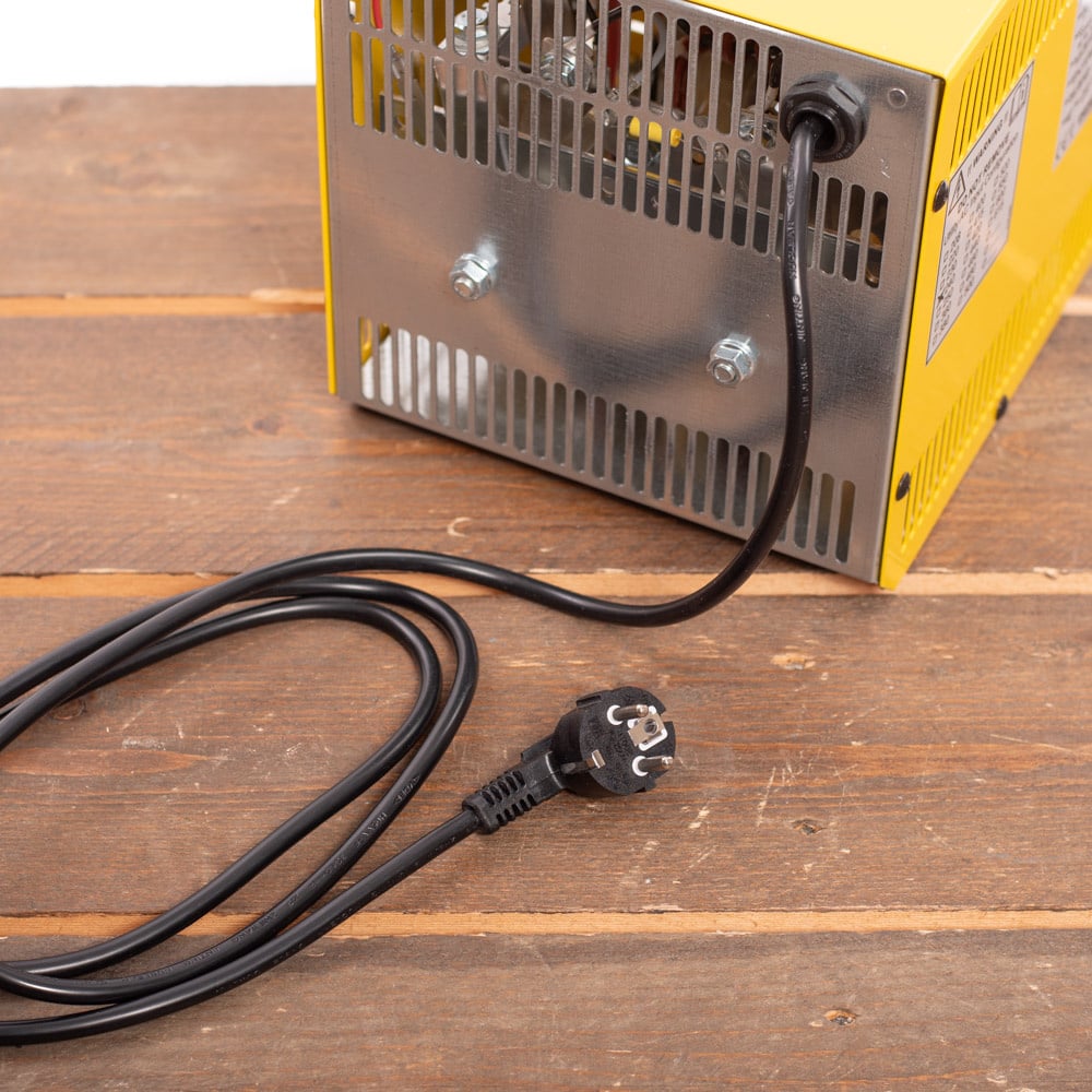energic_plus_acculader_48v_25a_punjac_3